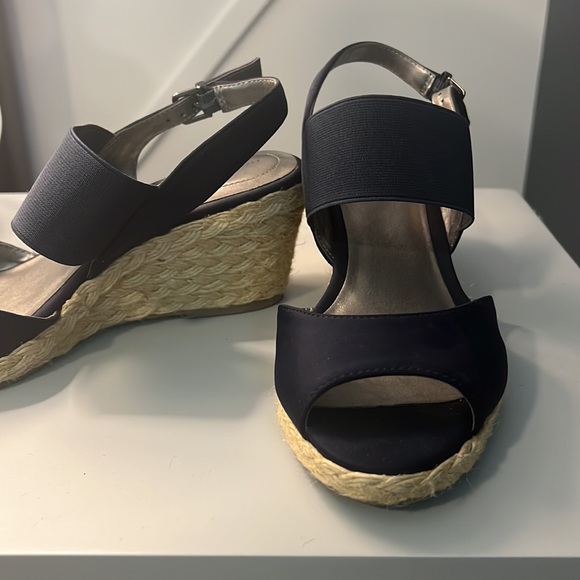 Blue sandals - Picture 3 of 4